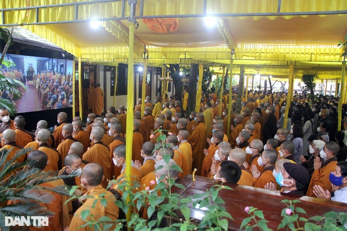 Hình ảnh tại lễ nhập kim quan Thiền sư Thích Nhất Hạnh - 2 Hình ảnh tại lễ nhập kim quan Thiền sư Thích Nhất Hạnh - 2