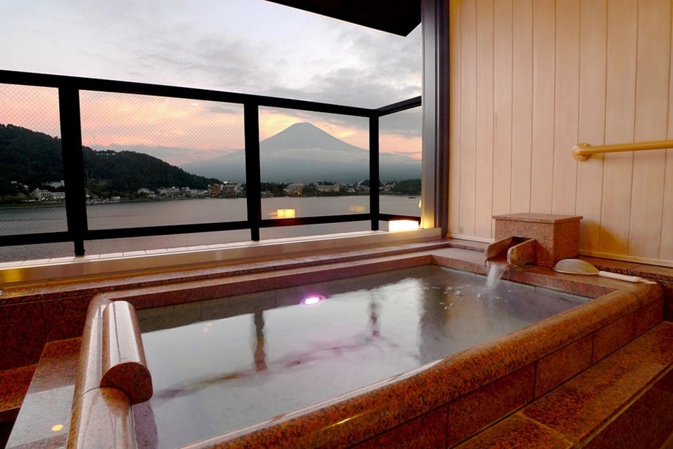 Tắm khoáng nóng ngắm núi Phú Sĩ tại làng onsen nổi tiếng nhất Nhật Bản - 4 Tắm khoáng nóng ngắm núi Phú Sĩ tại làng onsen nổi tiếng nhất Nhật Bản - 4