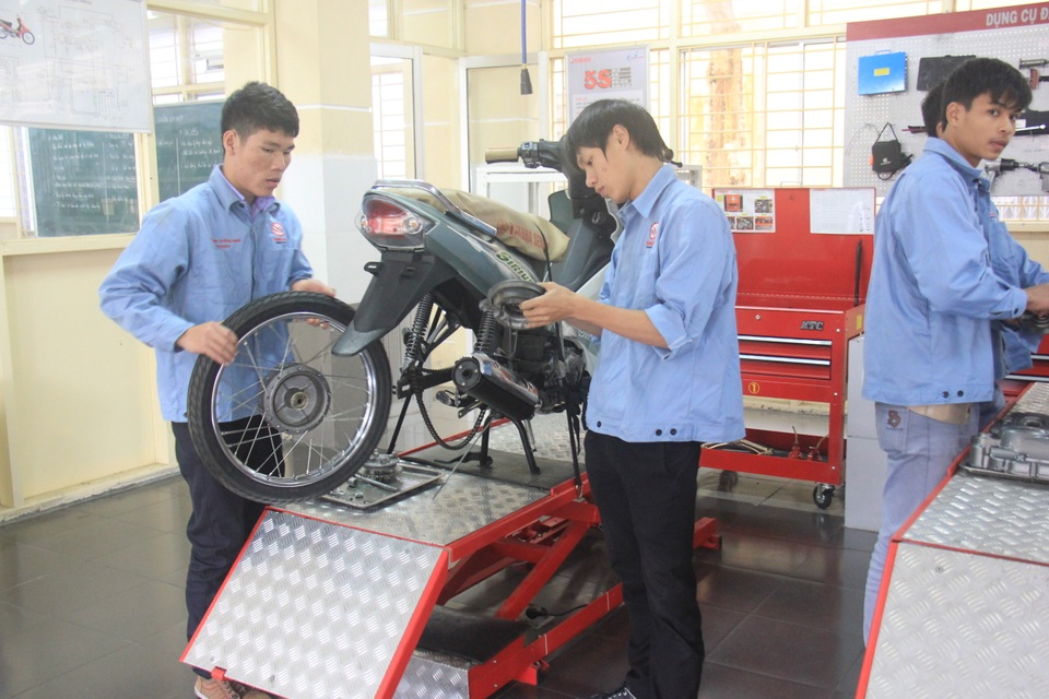 Đào tạo nghề kèm học văn hóa từ đầu cấp 3 với mô hình 9+ thiết thực - 6 Đào tạo nghề kèm học văn hóa từ đầu cấp 3 với mô hình 9+ thiết thực - 6