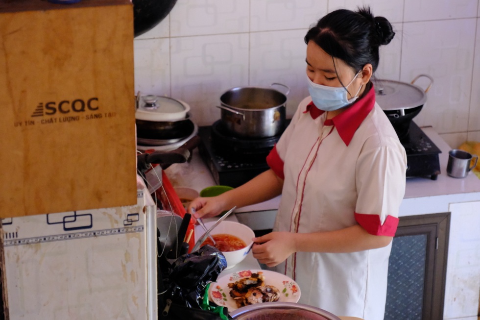 Bịch bánh mì ám ảnh với bốn người con mất mẹ vì Covid-19 - 7 Bịch bánh mì ám ảnh với bốn người con mất mẹ vì Covid-19 - 7
