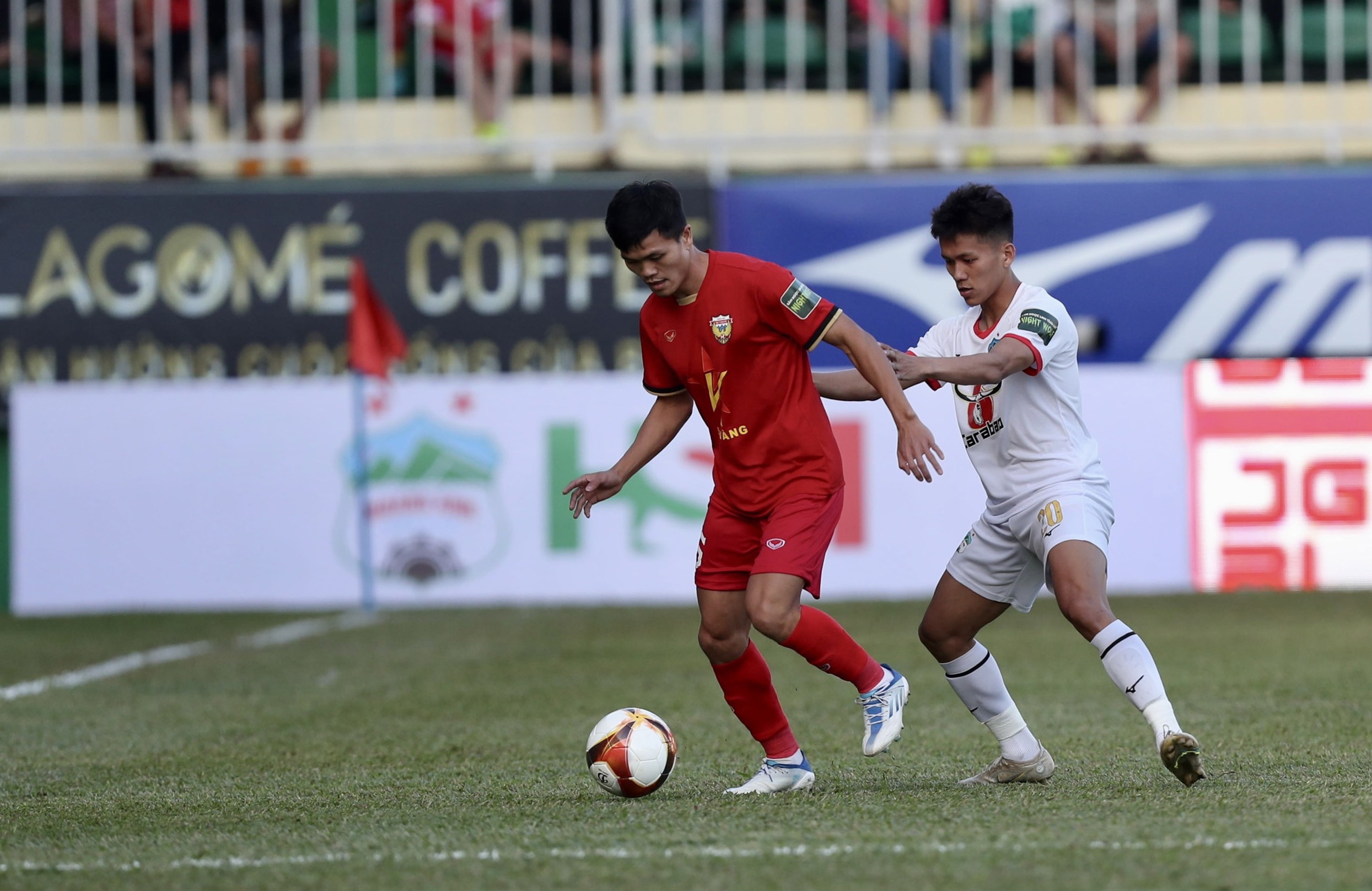 Việc Hoàng Anh Gia Lai kiện VPF có lợi cho bóng đá Việt Nam - 5