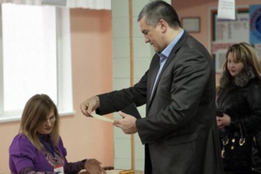 Người Crimea nô nức đi bỏ phiếu trong sự kiện lịch sử