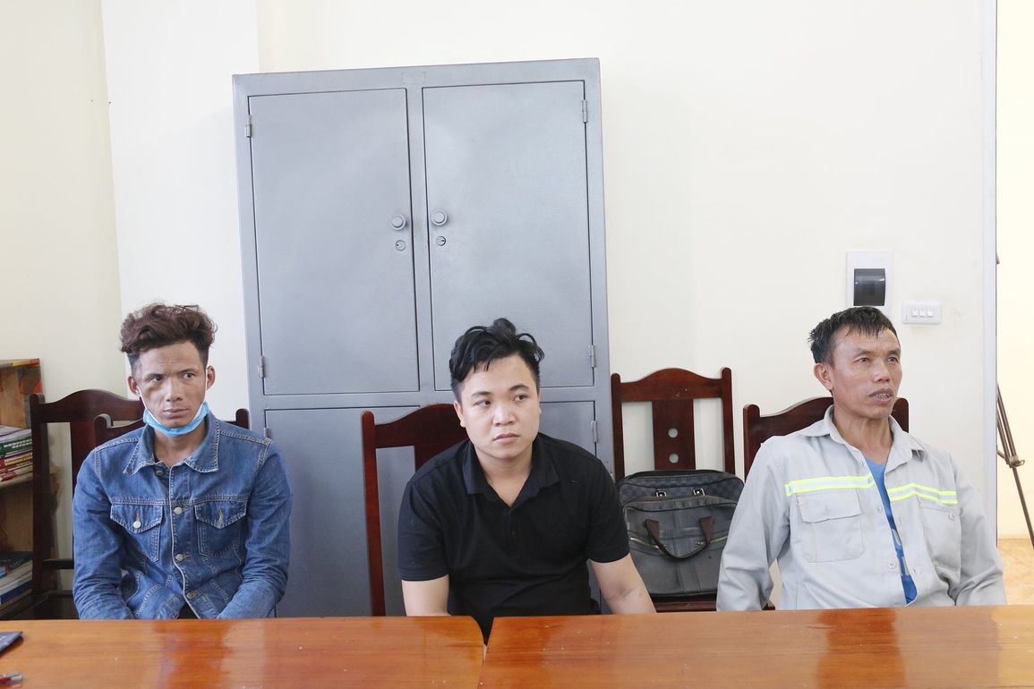 Trộm vỏ cây vàng xanh, 3 con nghiện bị khởi tố - 1 Trộm vỏ cây vàng xanh, 3 con nghiện bị khởi tố - 1