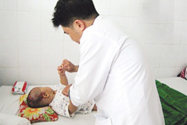 Tắc ruột vì ăn nhiều quả rừng