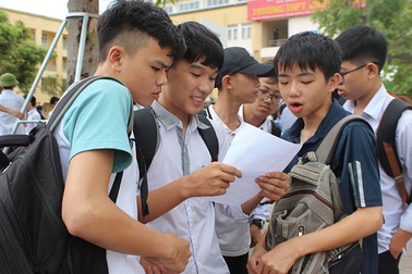 Thí sinh thú vị với đề thi Văn vào trường THPT Chuyên Hà Tĩnh