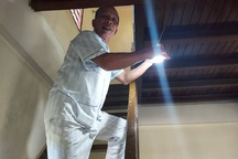 Hàng trăm hộ dân vui mừng đón ánh điện lần đầu tiên về với bản làng