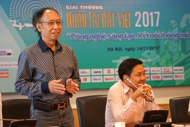 Chấm Chung khảo Nhân tài Đất Việt 2017: Toát mồ hôi với màn "hỏi xoáy đáp xoay"