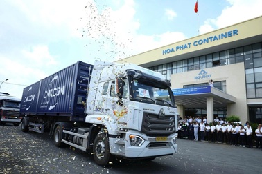 Hòa Phát bàn giao 1.000 container cho hãng tàu CMA CGM
