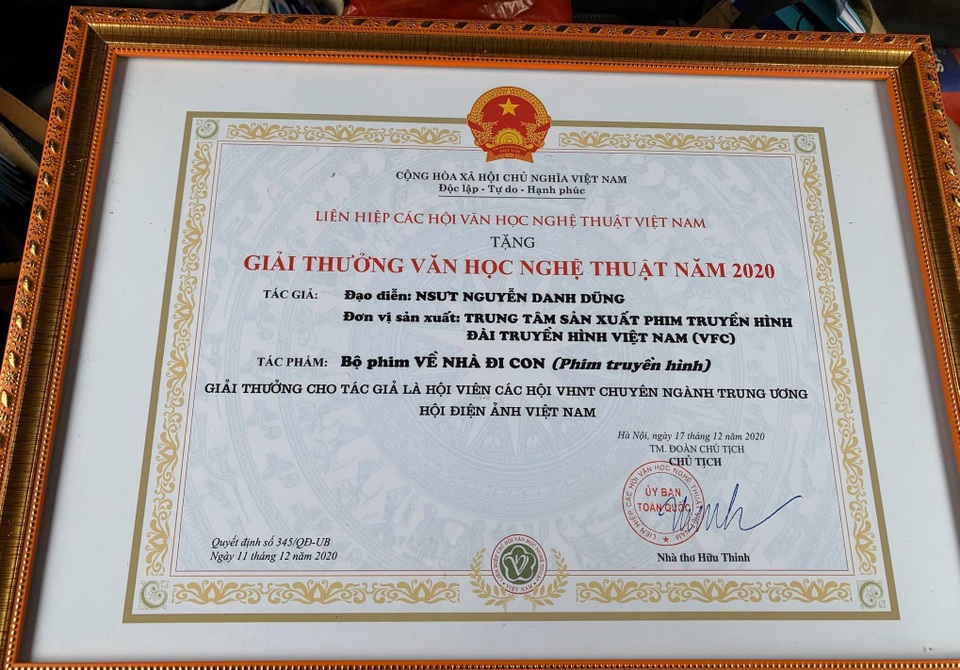 Về nhà đi con tiếp tục đoạt giải A Giải thưởng văn học nghệ thuật 2020 - 2 Về nhà đi con tiếp tục đoạt giải A Giải thưởng văn học nghệ thuật 2020 - 2