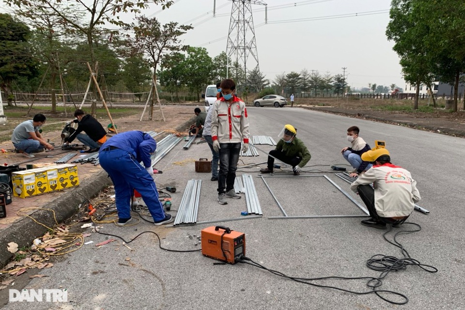 Thần tốc dựng phân khu bệnh viện dã chiến 3 đón bệnh nhân Covid ở Hải Dương - 2 Thần tốc dựng phân khu bệnh viện dã chiến 3 đón bệnh nhân Covid ở Hải Dương - 2