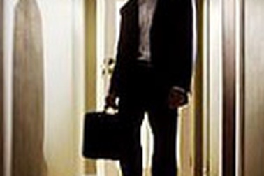 Bị từ chối vẫn không “buông tha”!  