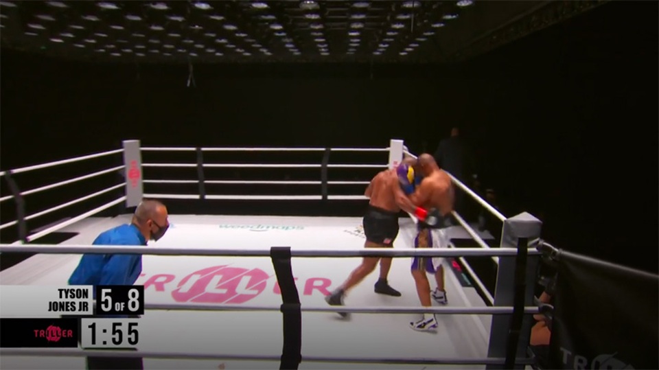 Mike Tyson hòa Roy Jones Jr trong ngày tái xuất võ đài - 2