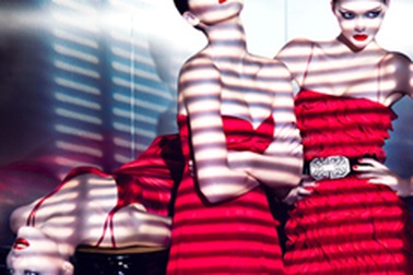 Ba “chân dài” trong chiến dịch quảng cáo của Valentino