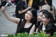 Cầm 100.000 đồng đi đâu, chơi gì ở TPHCM xa hoa, đắt đỏ?