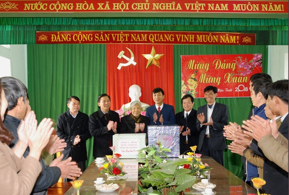 Nguyên Tổng Bí thư Lê Khả Phiêu - người con bình dị của quê hương Đông Khê - 5 Nguyên Tổng Bí thư Lê Khả Phiêu - người con bình dị của quê hương Đông Khê - 5