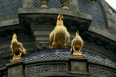 Lâu đài gà vàng bạc tỉ của đại gia thi công ì ạch, phát lộ nhiều sai phạm