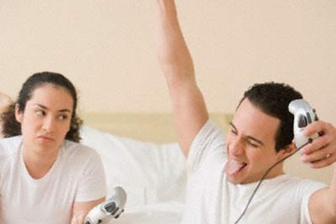 Chồng "khờ" mắc “bệnh sĩ”