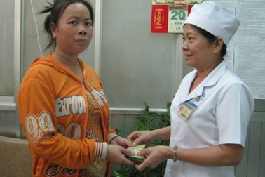 Trao 16 triệu đồng tiếp sức bệnh nhân Nguyễn Văn Tùng