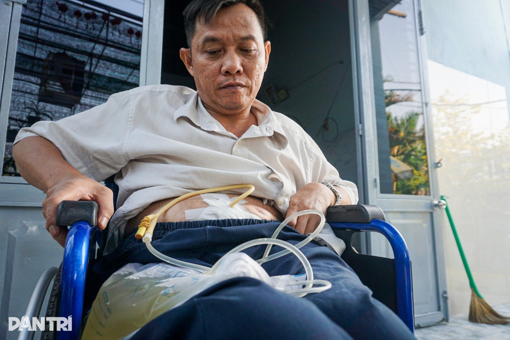 Chị gái bật khóc đón em trai về quê ăn Tết sau 29 năm xa nhà - 2