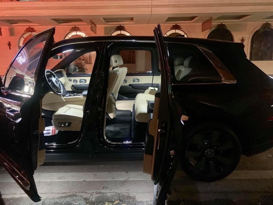 Giá 2 triệu đô, đại gia Việt đua nhau sắm Rolls-Royce Cullinan - 5 Giá 2 triệu đô, đại gia Việt đua nhau sắm Rolls-Royce Cullinan - 5