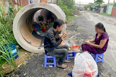 Công an thông tin về đôi nam nữ sống trong ống cống vì không còn nơi trọ