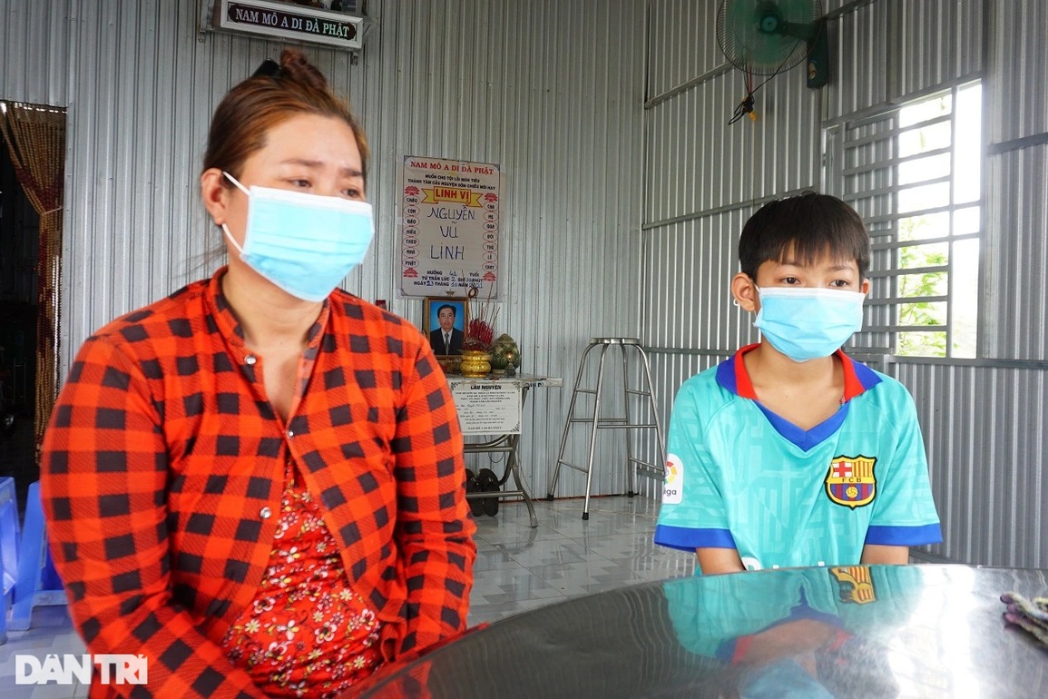 Covid-19 cướp đi người thân, hai em nhỏ sợ phải bỏ học kiếm cơm ăn qua ngày - 2