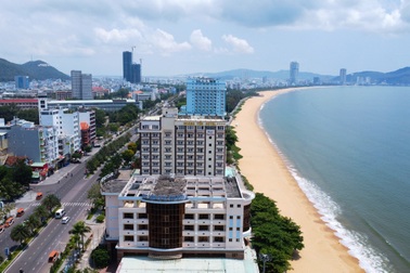 Sẽ di dời khách sạn 11 tầng chắn biển Quy Nhơn