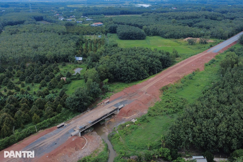 Đường Hồ Chí Minh qua Tây Ninh thi công vượt 85% nhưng vẫn kẹt mặt bằng - 2 Đường Hồ Chí Minh qua Tây Ninh thi công vượt 85% nhưng vẫn kẹt mặt bằng - 2