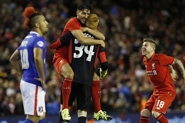 Sút... 47 quả, Liverpool vẫn “hút chết” trước đội hạng tư