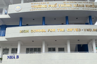 Trường công lập đầu tiên chính thức được tổ chức thi dự bị đại học Mỹ