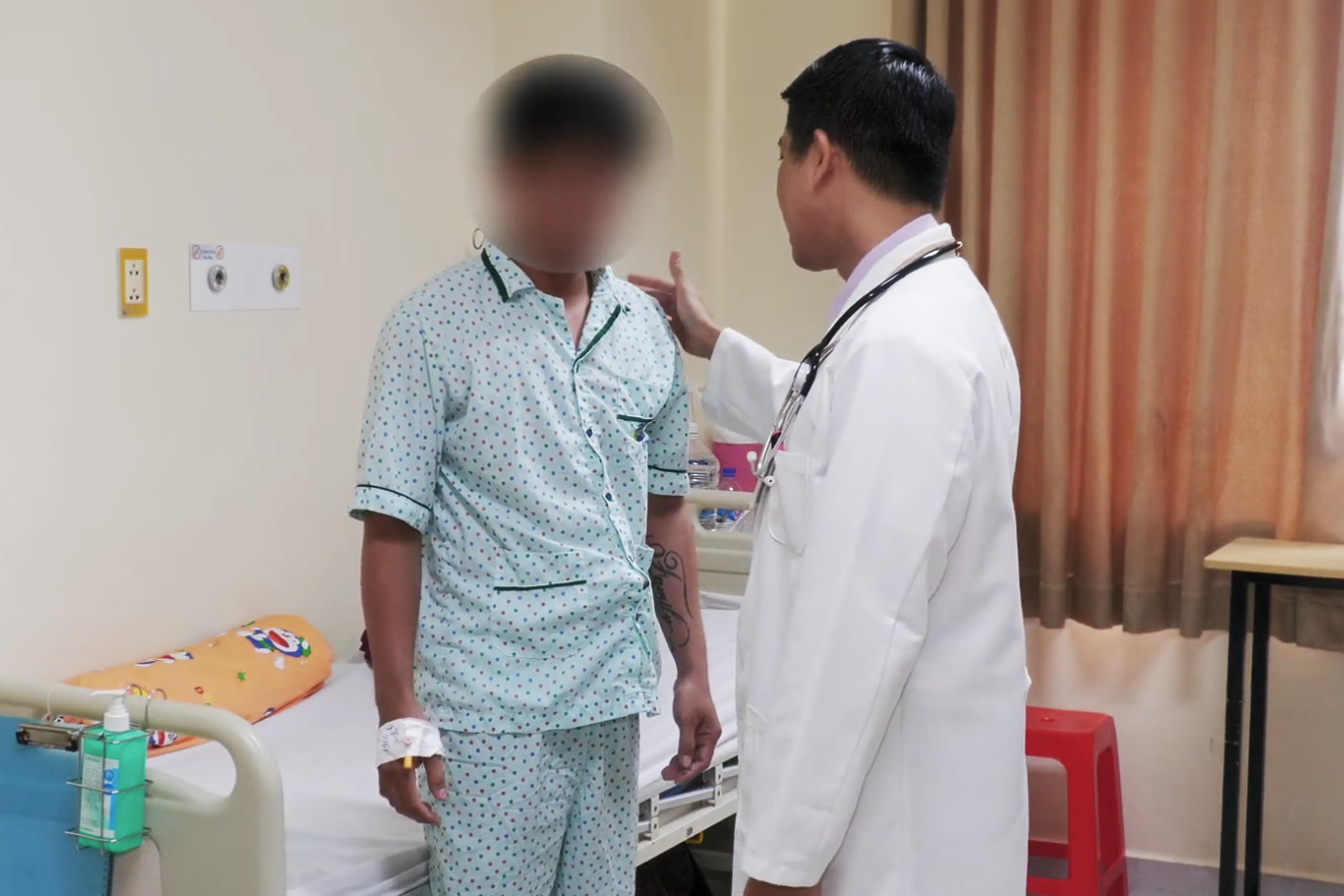 Người đàn ông 33 tuổi đang khỏe mạnh bỗng đột quỵ, liệt một bên - 3