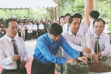 Tưởng nhớ 51 năm ngày Bác Hồ về cõi vĩnh hằng