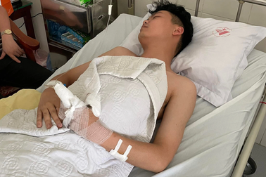 Thiếu úy công an bị chém trọng thương khi  bắt đối tượng truy nã