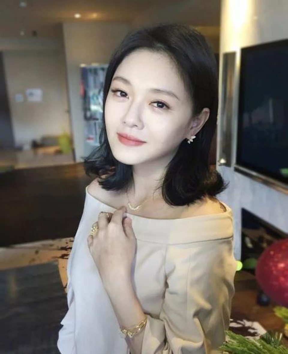 Từ Hy Viên phản ứng thế nào khi chồng lộ ảnh thân mật với gái lạ - 7 Từ Hy Viên phản ứng thế nào khi chồng lộ ảnh thân mật với gái lạ - 7