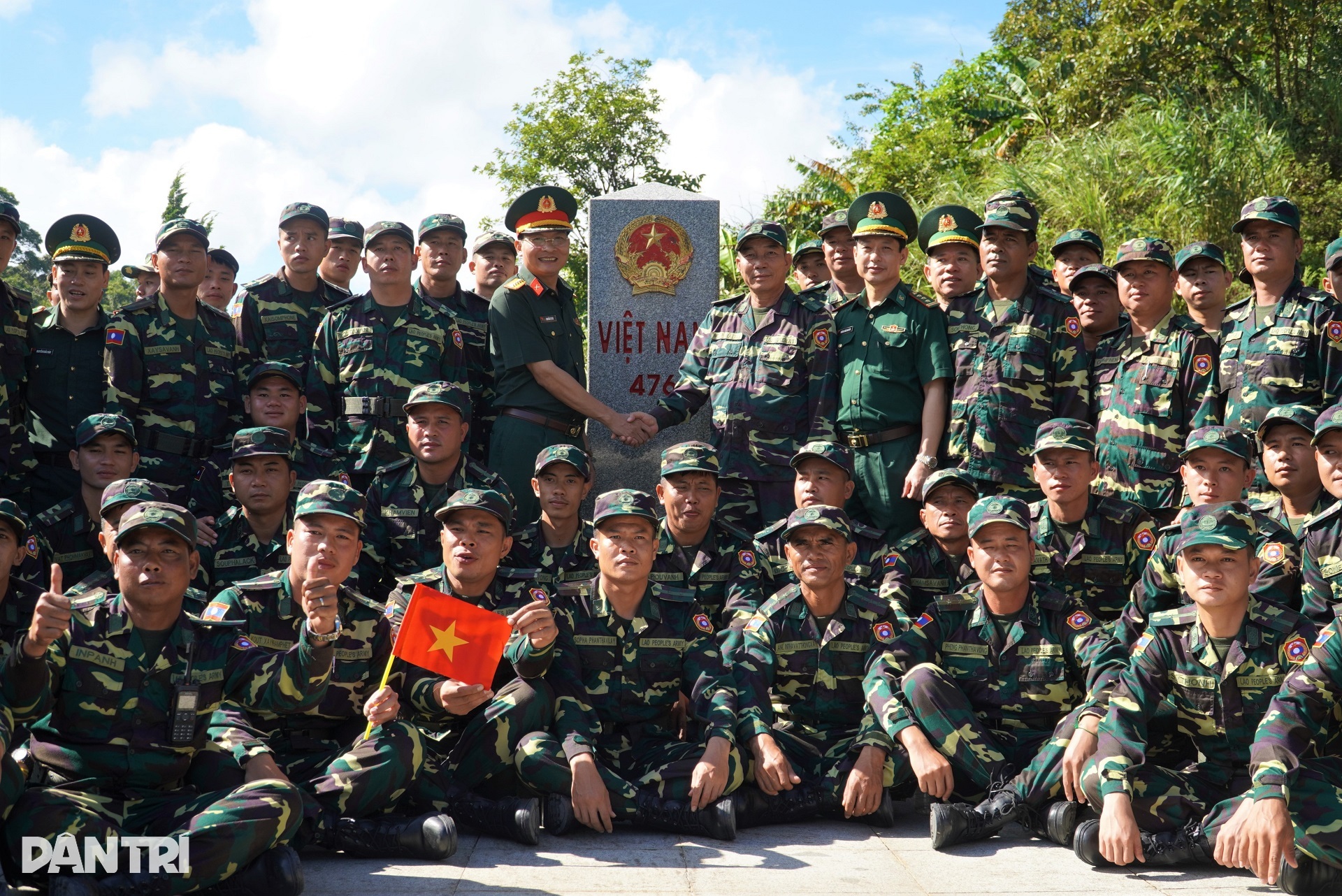 Món quà đặc biệt tặng đoàn quân nhân Lào tham gia A80 - 7 Món quà đặc biệt tặng đoàn quân nhân Lào tham gia A80 - 7