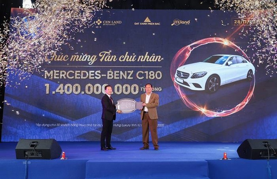 Khách hàng Kiến Hưng Luxury tưng bừng nhận nhà và nhận quà tri ân khủng - 1 Khách hàng Kiến Hưng Luxury tưng bừng nhận nhà và nhận quà tri ân khủng - 1