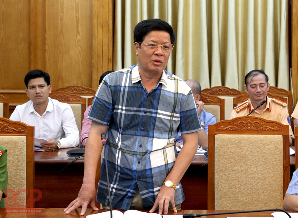 Quản lý yếu kém, giám đốc sở… rút kinh nghiệm: Mức kỷ luật không có trong luật (?!) - 2 Quản lý yếu kém, giám đốc sở… rút kinh nghiệm: Mức kỷ luật không có trong luật (?!) - 2