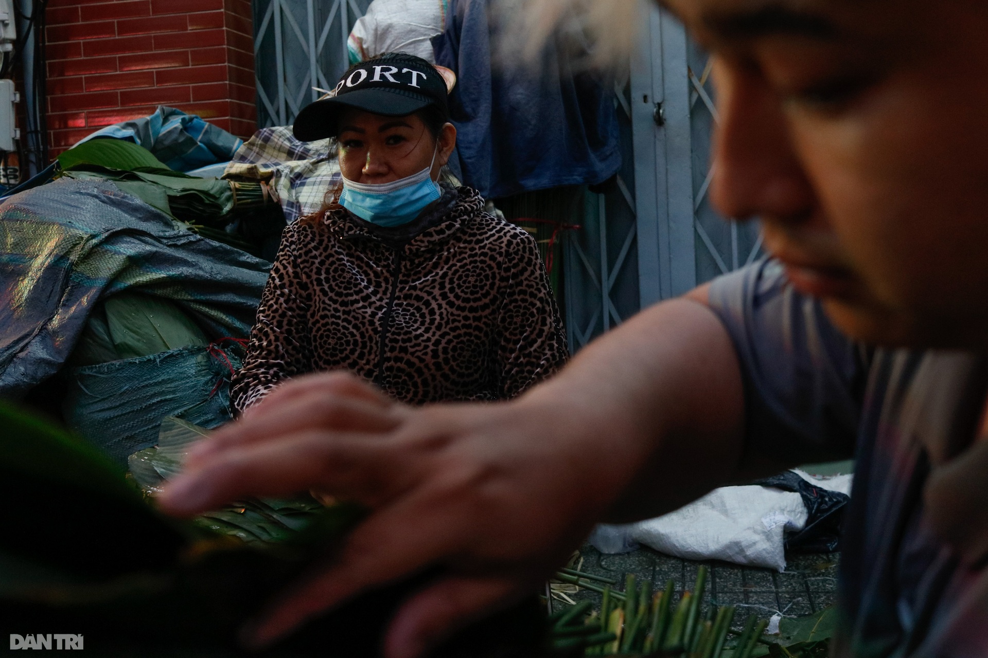 Chợ lá dong lâu đời nhất Sài Gòn tấp nập ngày giáp Tết - 4