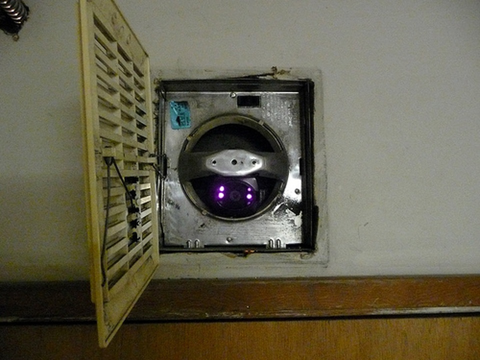 Sốc với những kiểu ngụy trang camera trong nhà nghỉ, khách sạn để quay lén - 19 Sốc với những kiểu ngụy trang camera trong nhà nghỉ, khách sạn để quay lén - 19