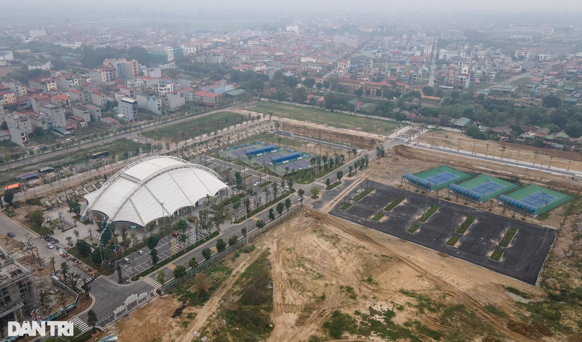 Khám phá sân tennis trăm tỷ hiện đại nhất Việt Nam phục vụ SEA Games 31 - 1 Khám phá sân tennis trăm tỷ hiện đại nhất Việt Nam phục vụ SEA Games 31 - 1