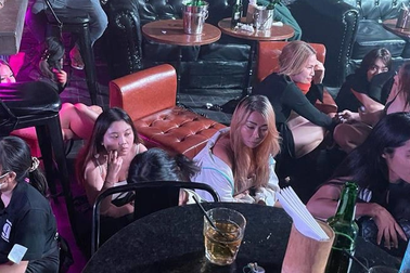 Cảnh sát Campuchia đột kích các hộp đêm, hàng trăm người bị bắt giữ