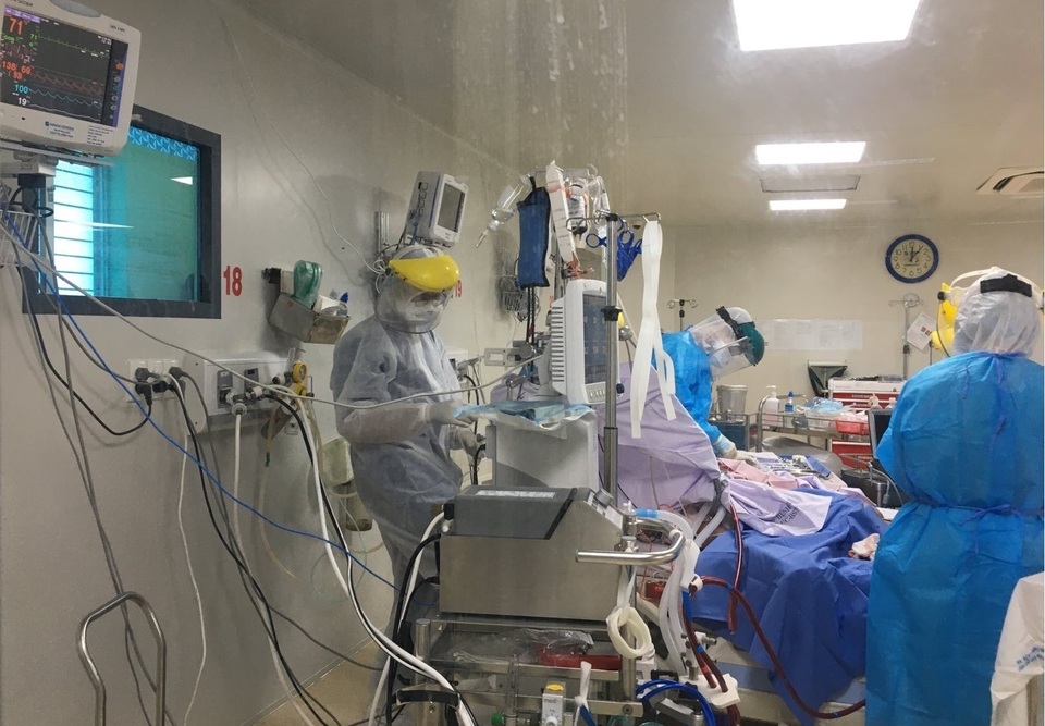 TPHCM: Nữ bệnh nhân Covid-19 diễn tiến bệnh nặng, tiên lượng dè dặt - 2 TPHCM: Nữ bệnh nhân Covid-19 diễn tiến bệnh nặng, tiên lượng dè dặt - 2