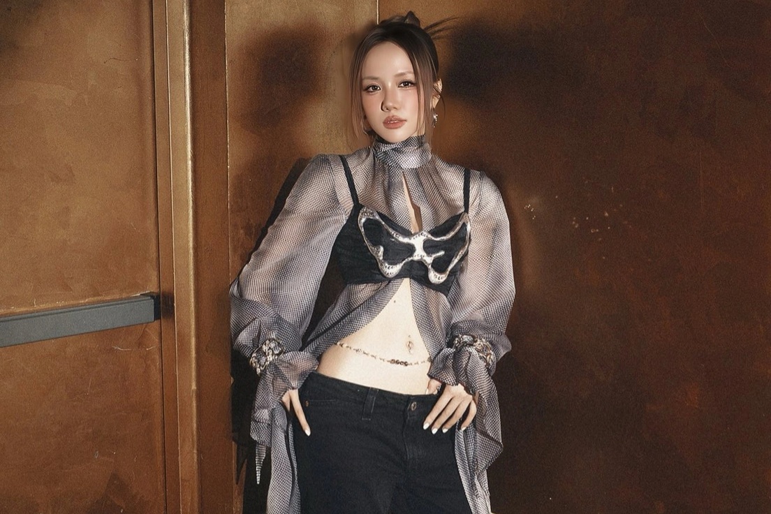 Phương Ly diện toàn đồ Chanel, giá tỷ đồng tại “Em xinh say hi”