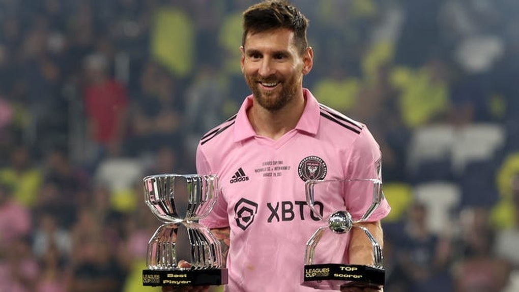 Lionel Messi ẵm hai danh hiệu cá nhân, lập hàng loạt kỷ lục vĩ đại - 1 Lionel Messi ẵm hai danh hiệu cá nhân, lập hàng loạt kỷ lục vĩ đại - 1