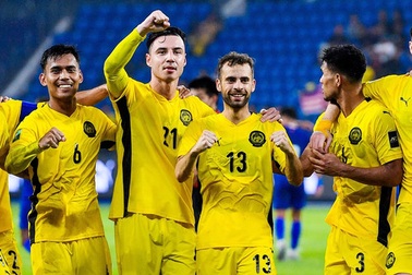 Đối thủ xác nhận nhập tịch 7 cầu thủ từ châu Âu, tuyển Việt Nam gặp khó