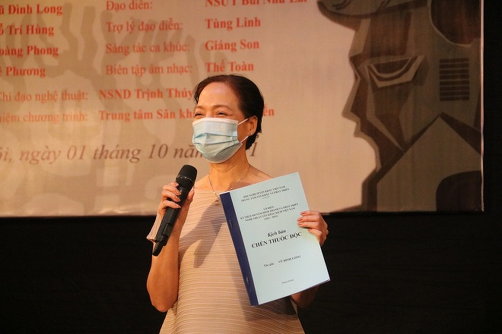 NSƯT Xuân Bắc tha thiết... xin vai trong vở diễn Chén thuốc độc - 3 NSƯT Xuân Bắc tha thiết... xin vai trong vở diễn Chén thuốc độc - 3