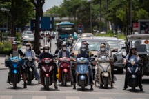 Nhiều nơi ở miền Bắc và miền Trung nắng nóng gay gắt trên 38 độ C