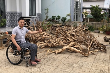 Ông chủ 9X ngồi xe lăn kiếm 30 triệu đồng/tháng