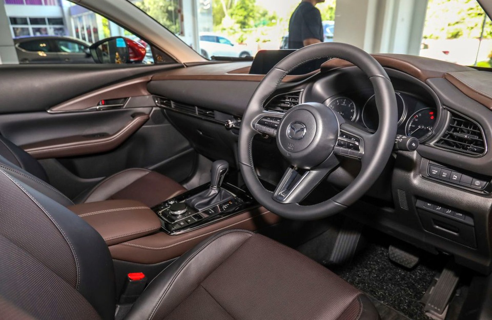 Diện kiến Mazda CX-30, mẫu crossover “nhỡ nhàng” - 4 Diện kiến Mazda CX-30, mẫu crossover “nhỡ nhàng” - 4