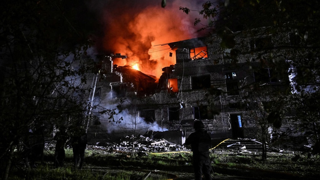 Sát thủ không chiến Nga chơi trò mèo vờn chuột với Ukraine - 1